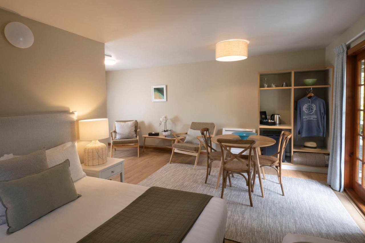 Awaroa Lodge Экстерьер фото
